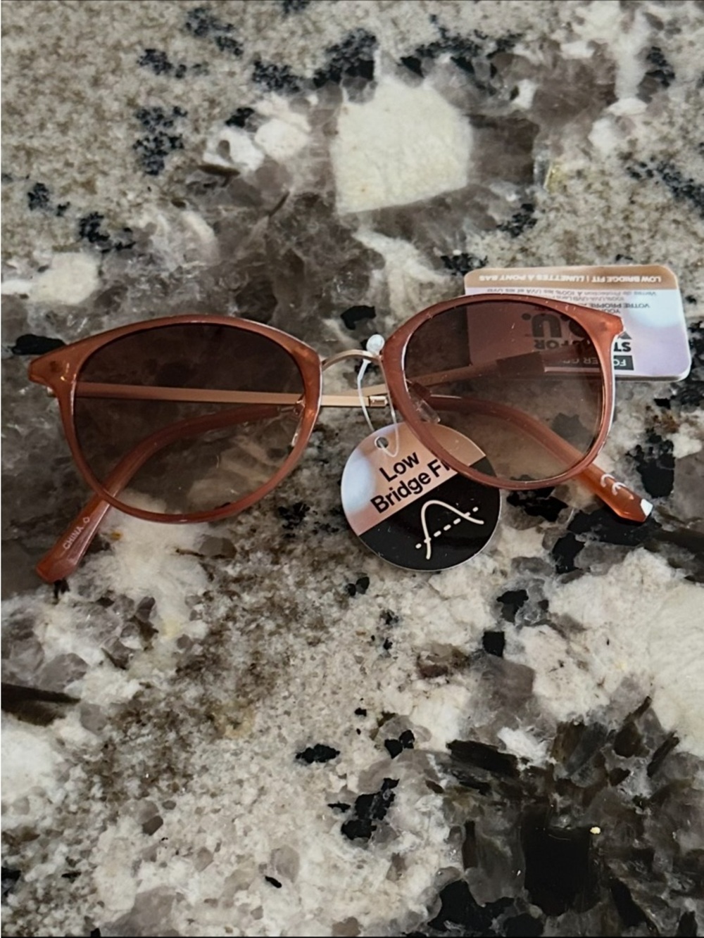 Foster Grant you Chicago low bridge fit Gradient Lens Sunglasses - Picture 6 of 9